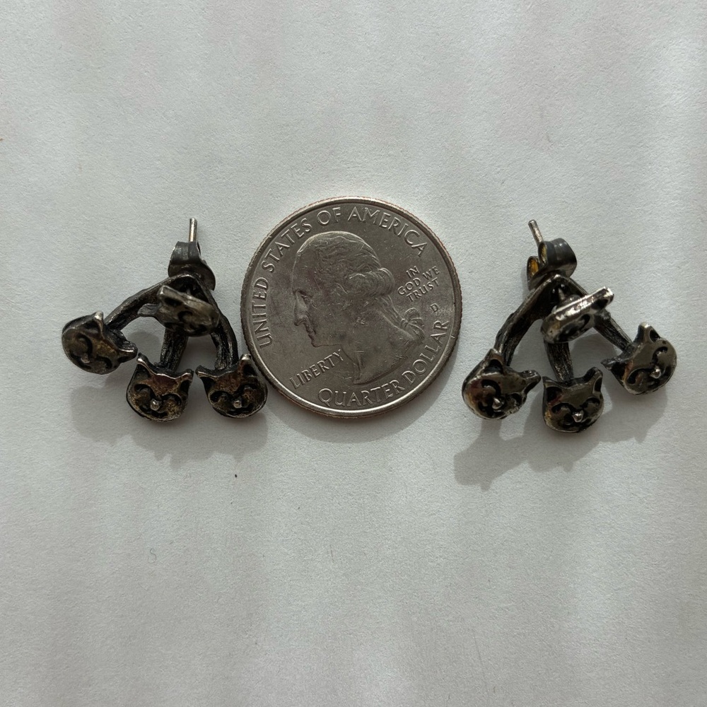 Vintage Cat Earrings - Picture 5 of 5